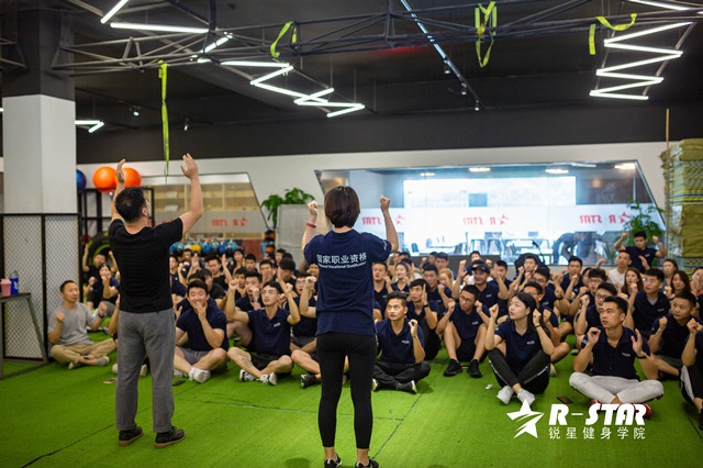 十大健身教练培训学校排行是真的吗？