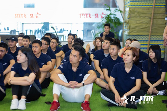 私人教练证书是怎么考的？